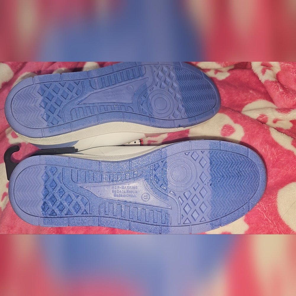 NWT SIZE 11 HELLO KITTY SHOES - Picture 6 of 6